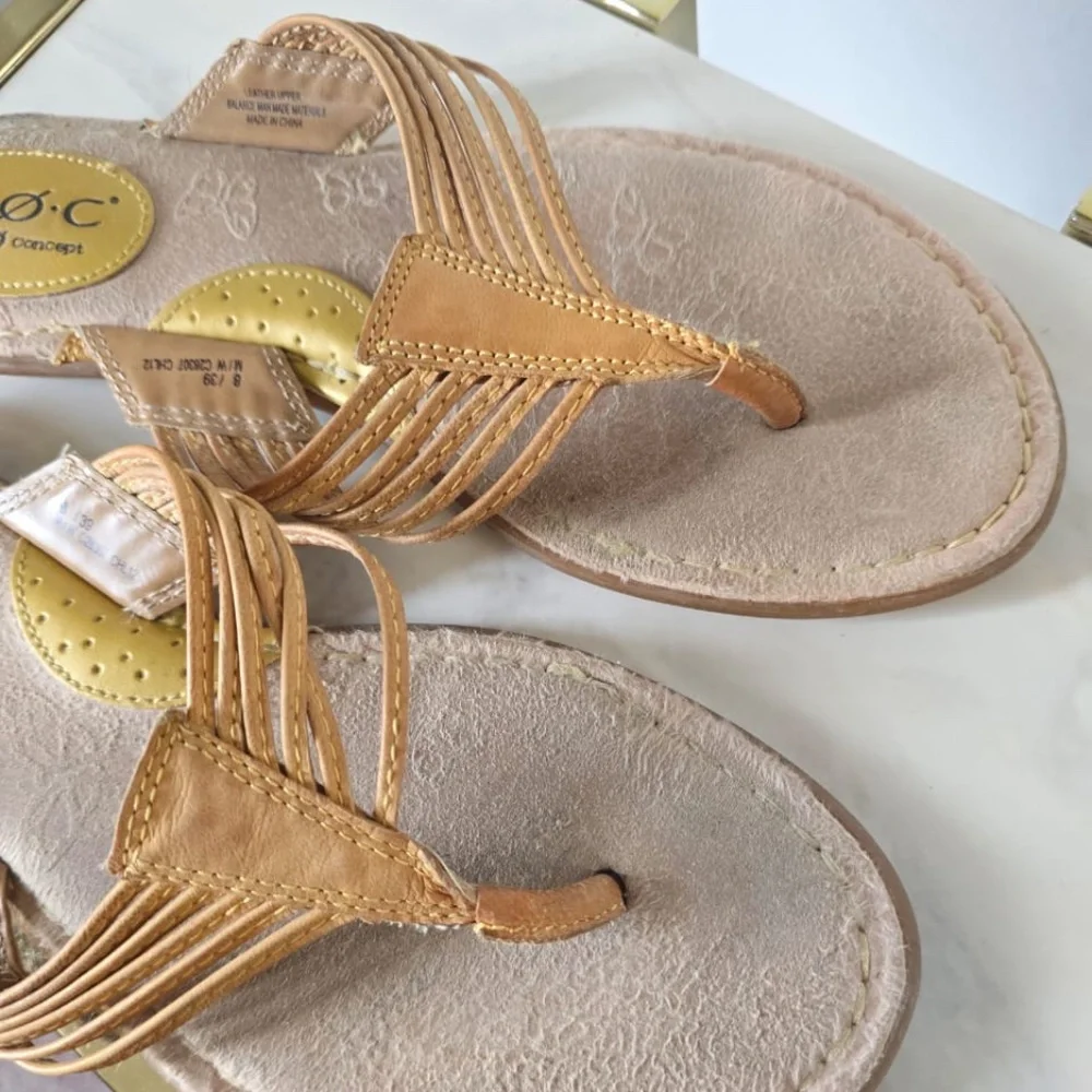Born BOC Concept Strappy Thong Sandals Pearl Gold Size 8/39